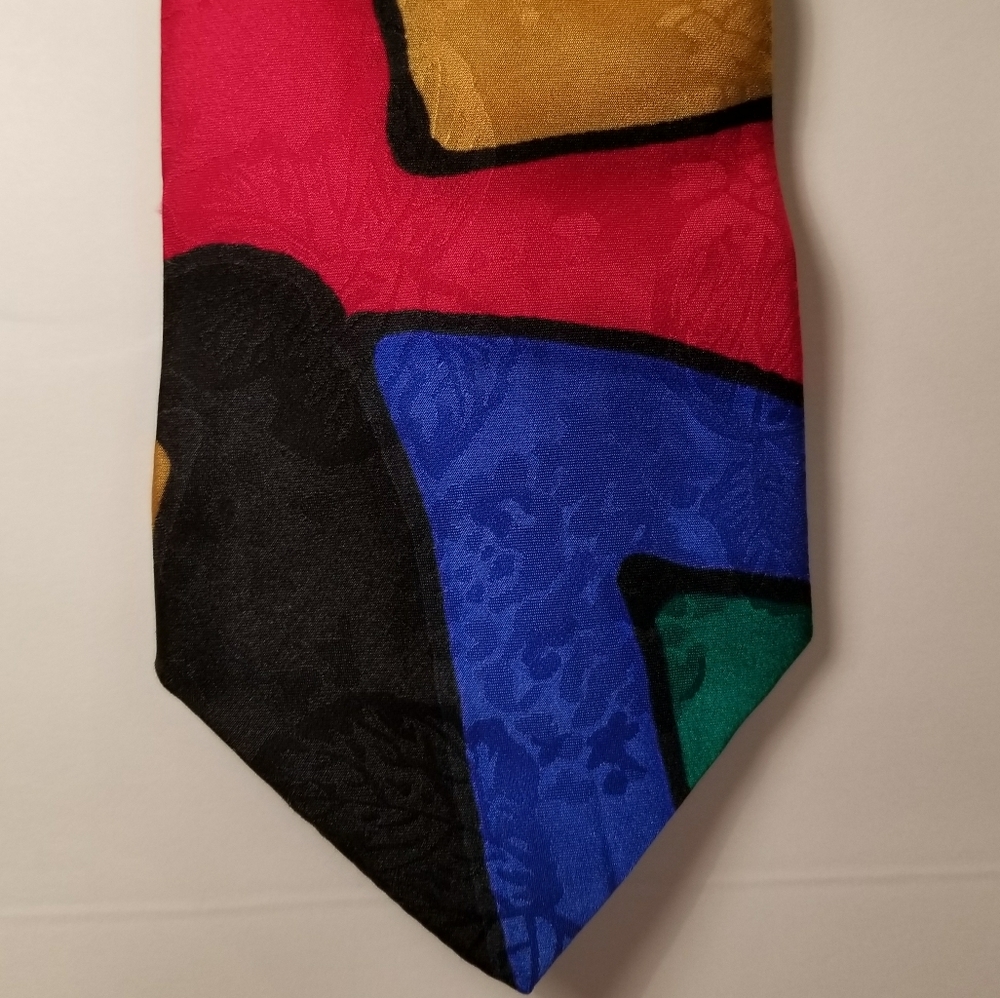 Multicolored necktie